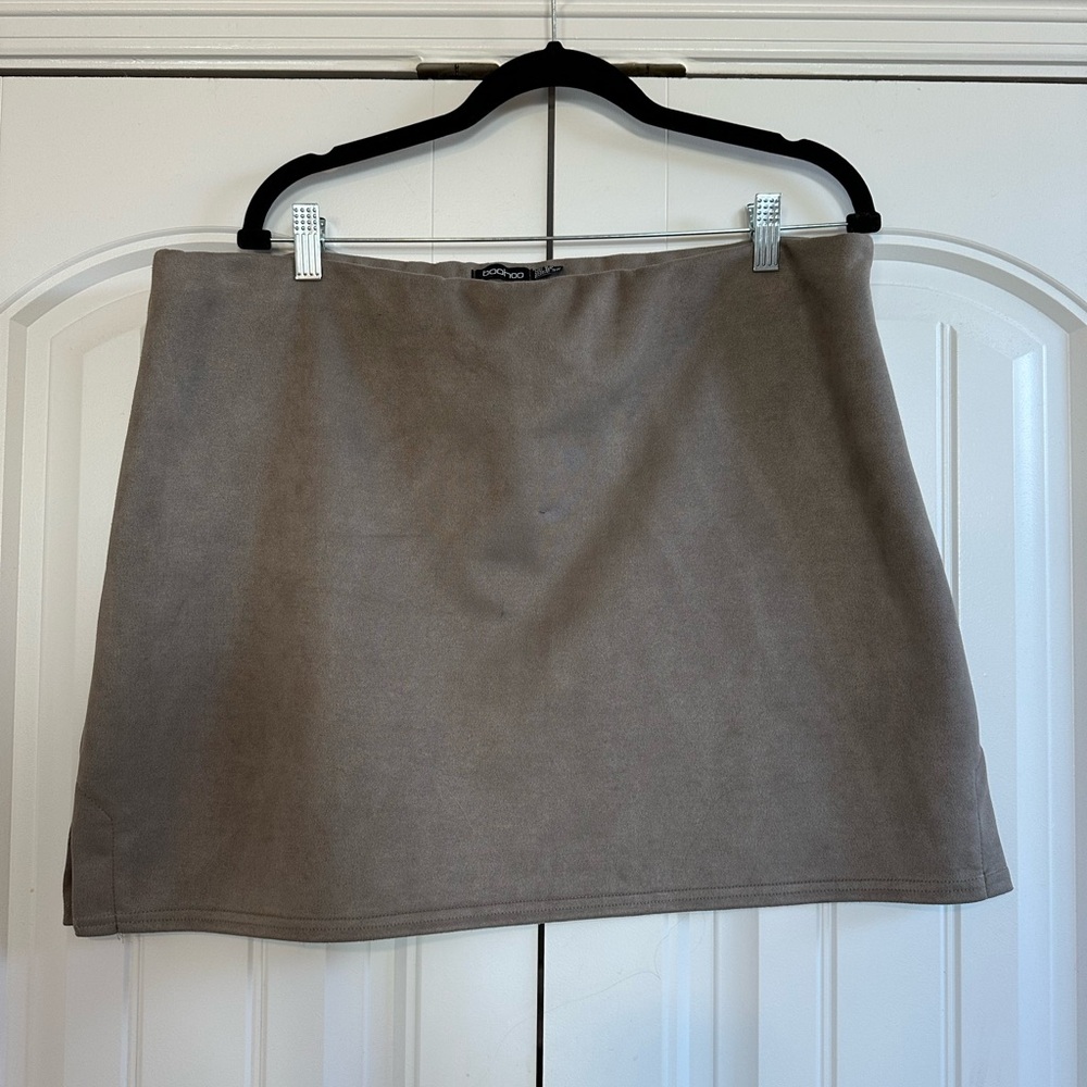 Boohoo Plus Taupe Mini Skirt